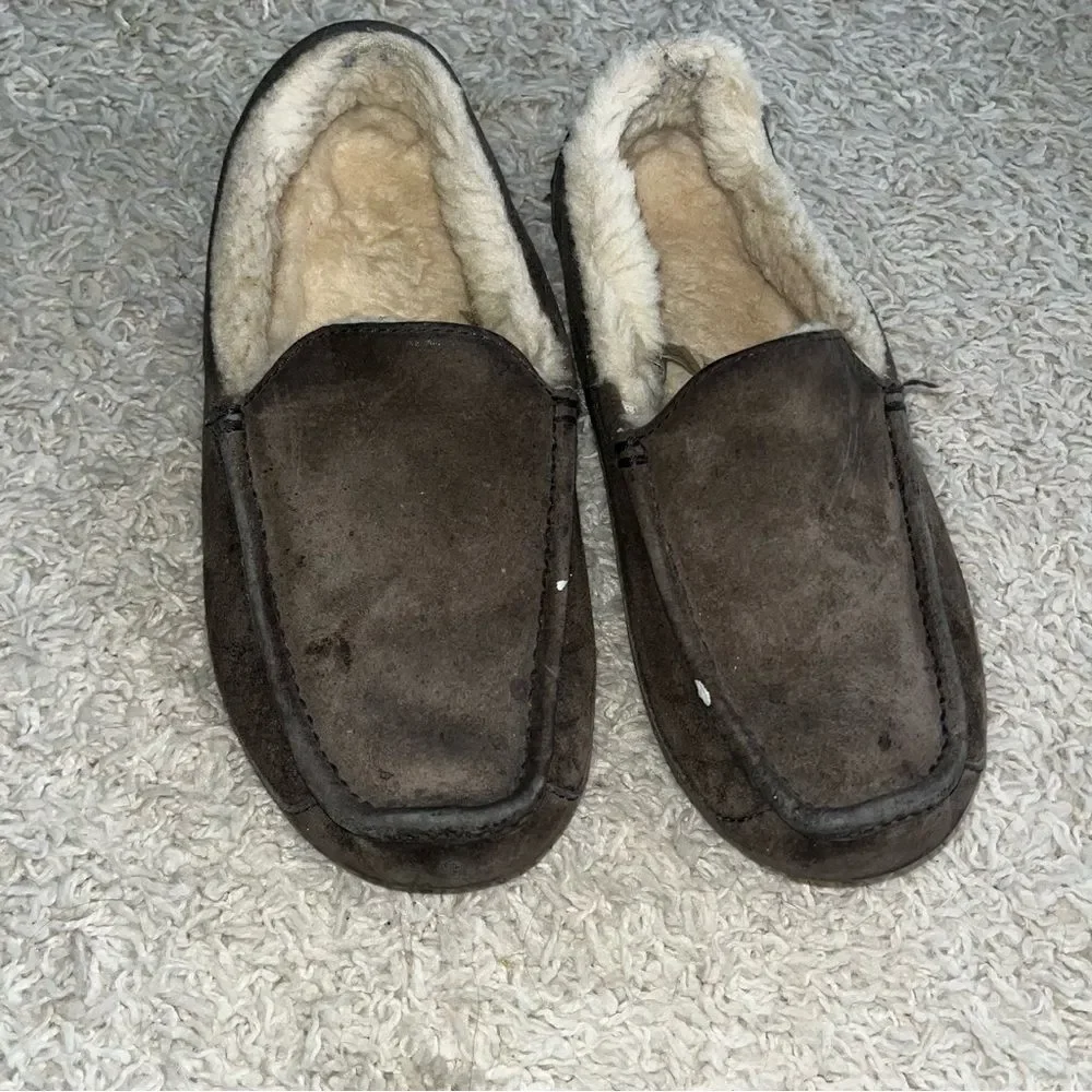UGG Ascot Gray Suede Plush Shearling Lined Slippers Rubber Sole Size 8